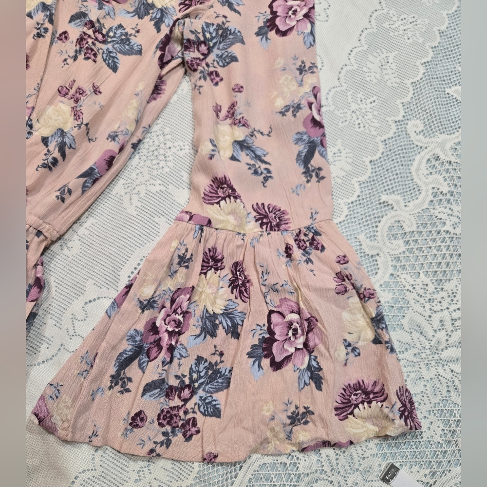 American Eagle, Feminine pink, floral wrap romper, long bell sleeves Size XXS - Picture 8 of 10